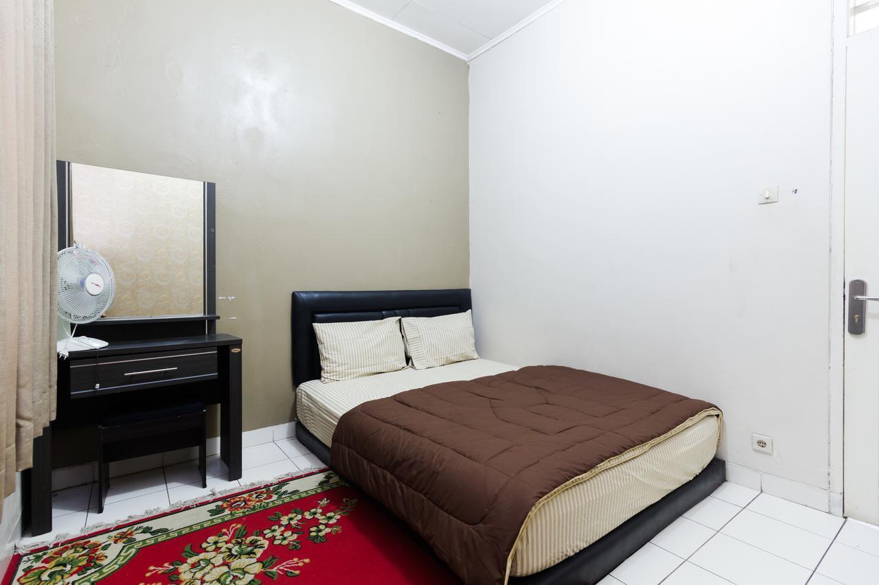 Pele Guesthouse Bandung Exterior photo